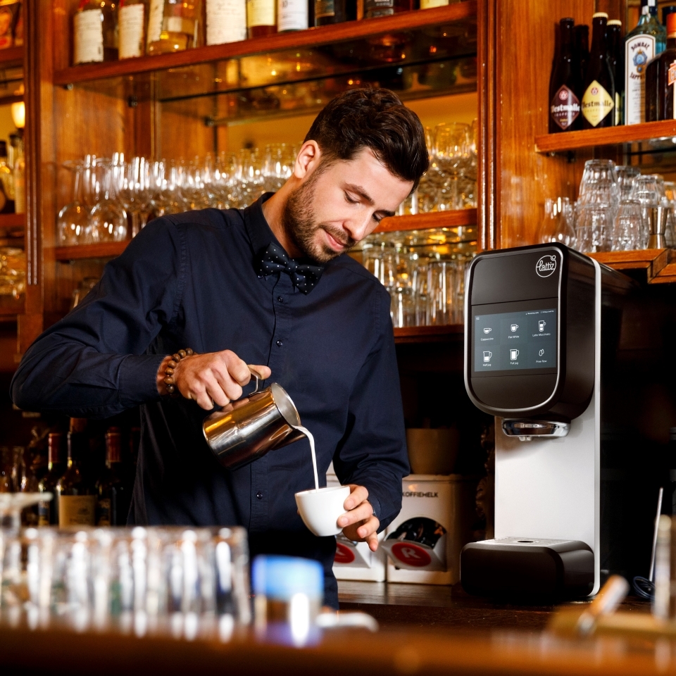 Le mousseur à lait intélligent pour les professionnels du café et